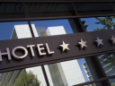 «Пять звезд» или «три ключа»: как выбрать отель?